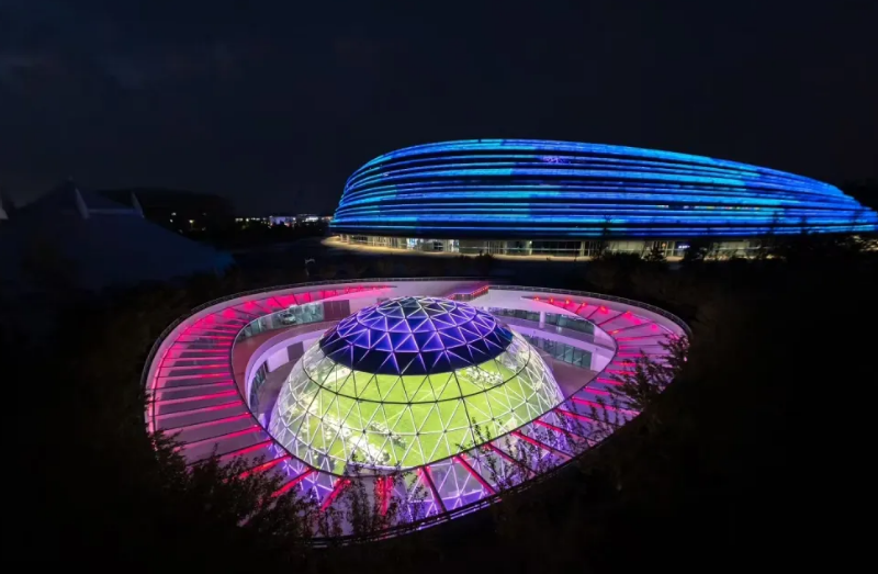 全球首個(gè)，正式啟用！利亞德LED炫彩點(diǎn)亮“熊貓眼”