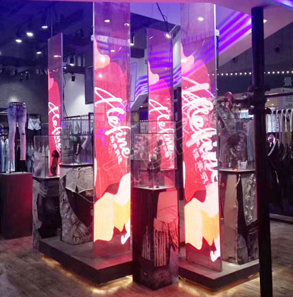 品牌服裝店 透明LED屏幕Vclear-3.9