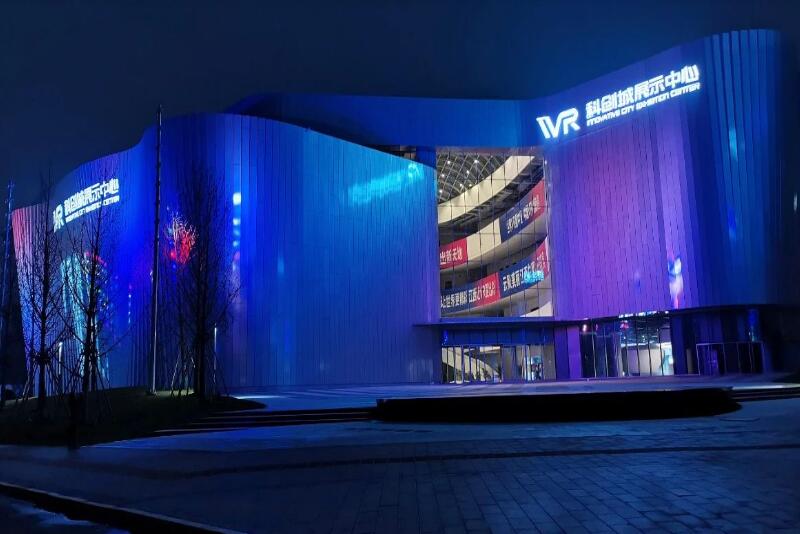 LED透明屏面臨漲價潮，中小企業(yè)該何去何從呢